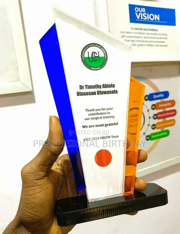Achievement Award Plaque in Glass, Lagos