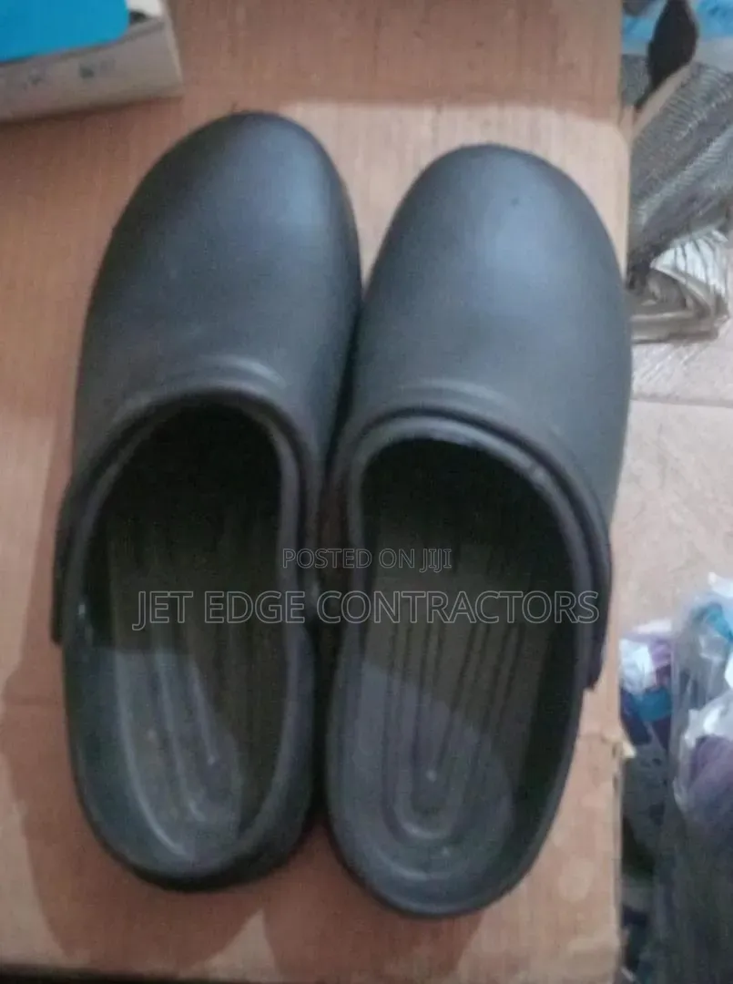Water Resistant Sino Crocs