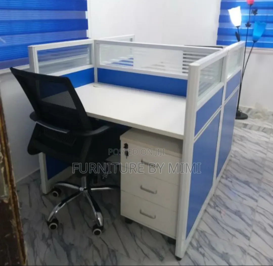 Premium 4-Seater Office Workstation Cubicle With Partitions