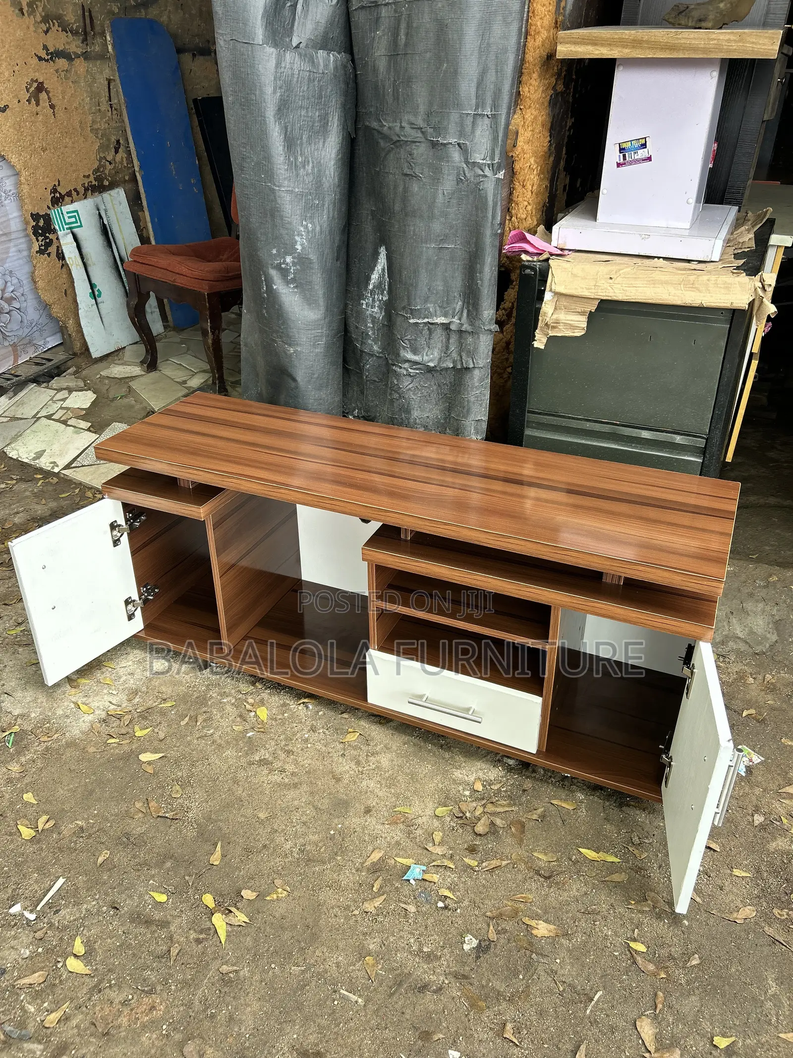 4 Ft Tv Stand