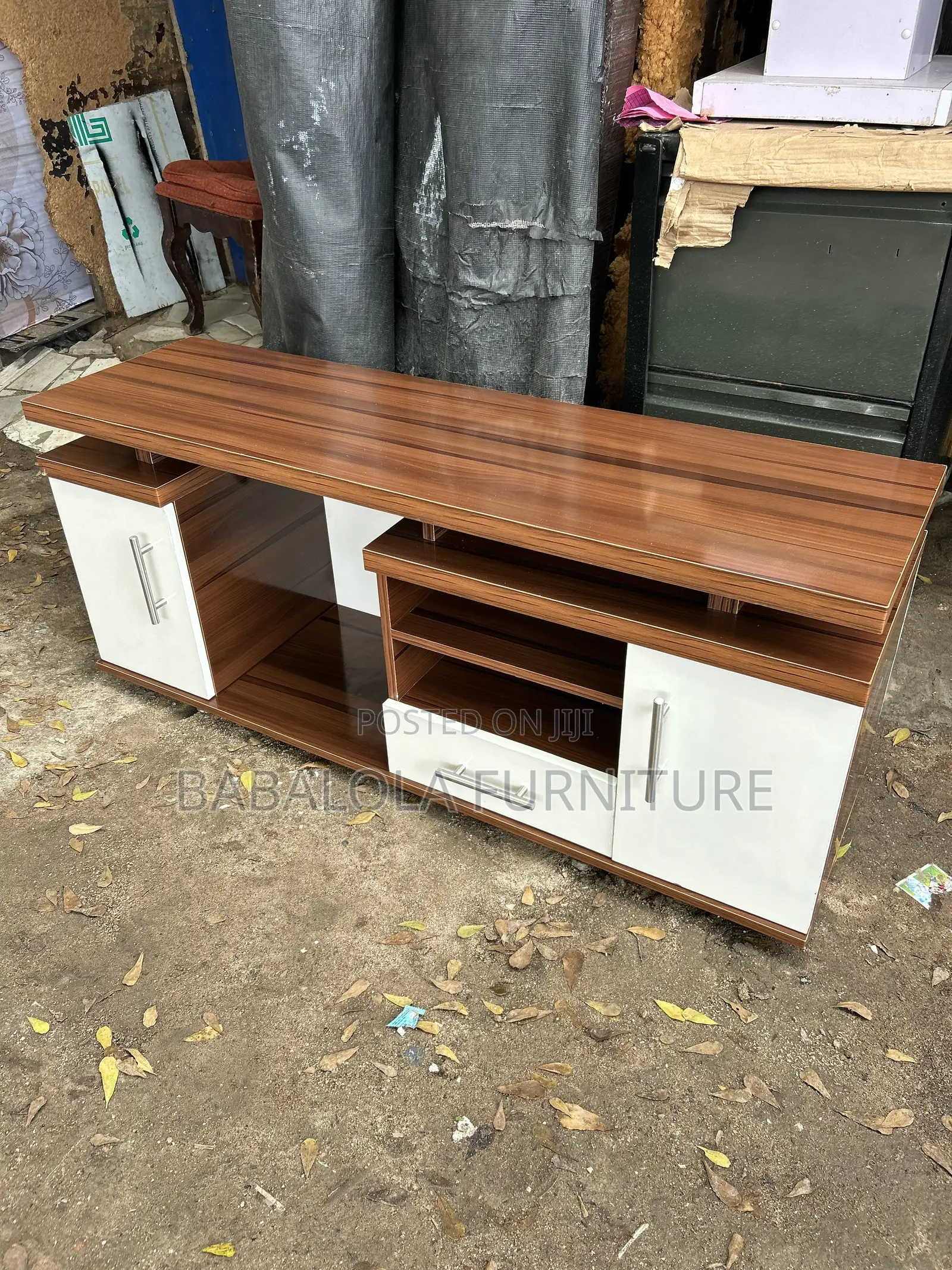 4 Ft Tv Stand