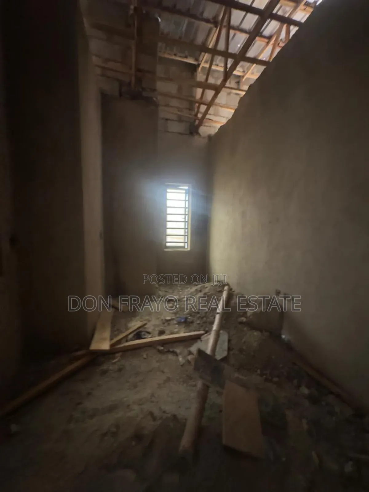 3bdrm Duplex in Omolayo Estate Akobo for sale