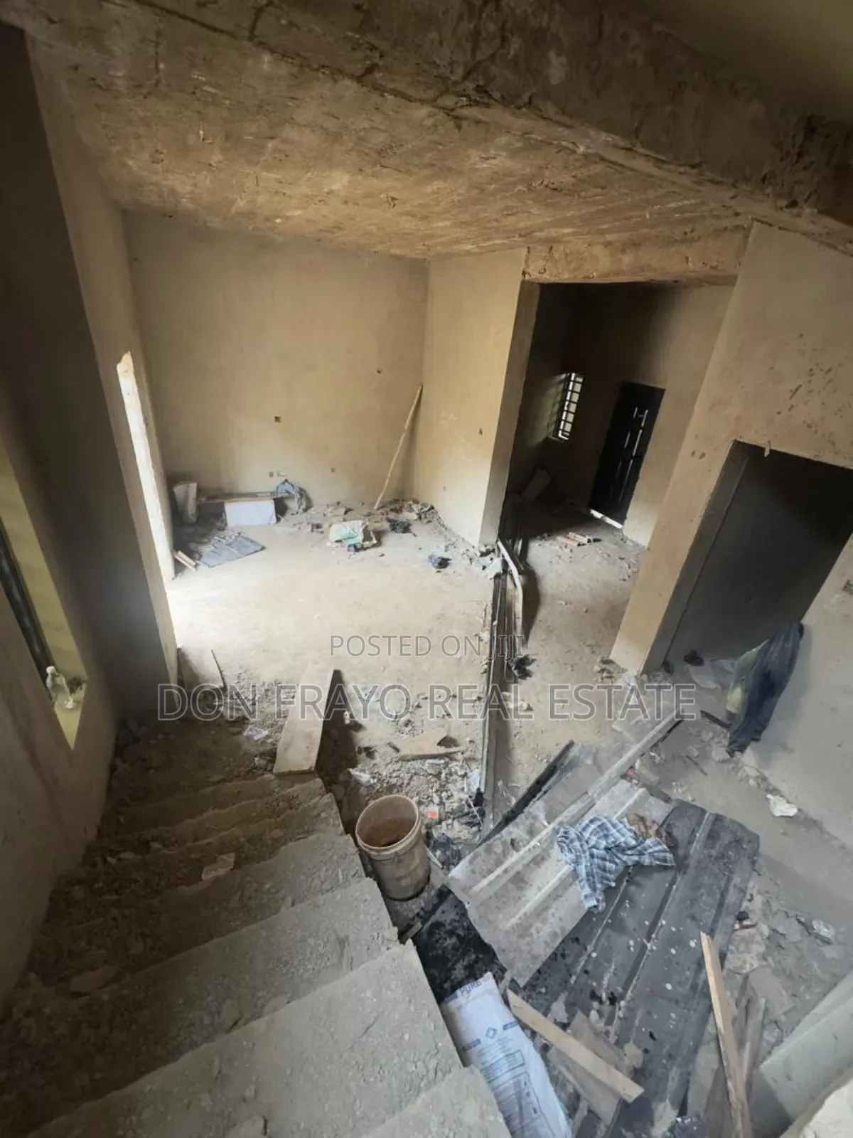 3bdrm Duplex in Omolayo Estate Akobo for sale