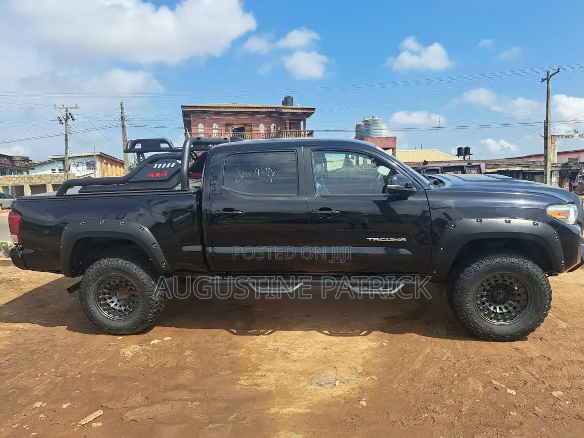 Toyota Tacoma 2023 Black