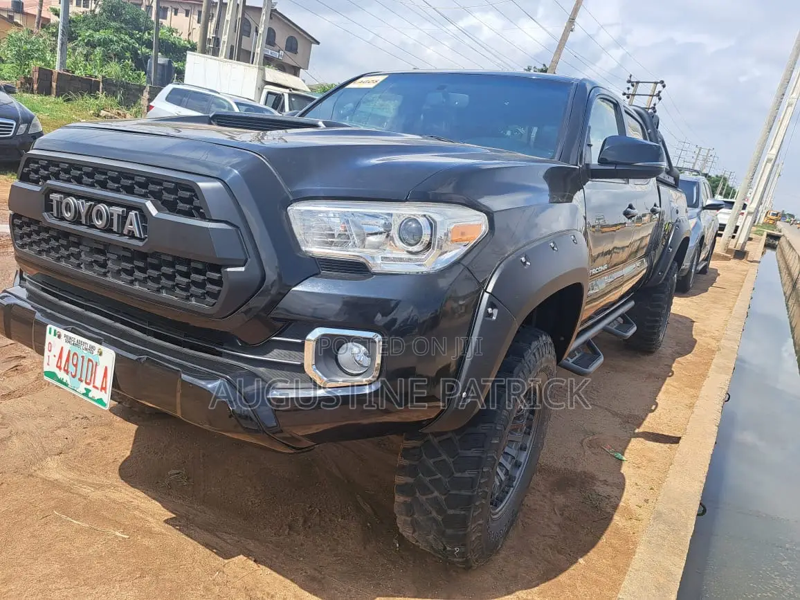 Toyota Tacoma 2023 Black