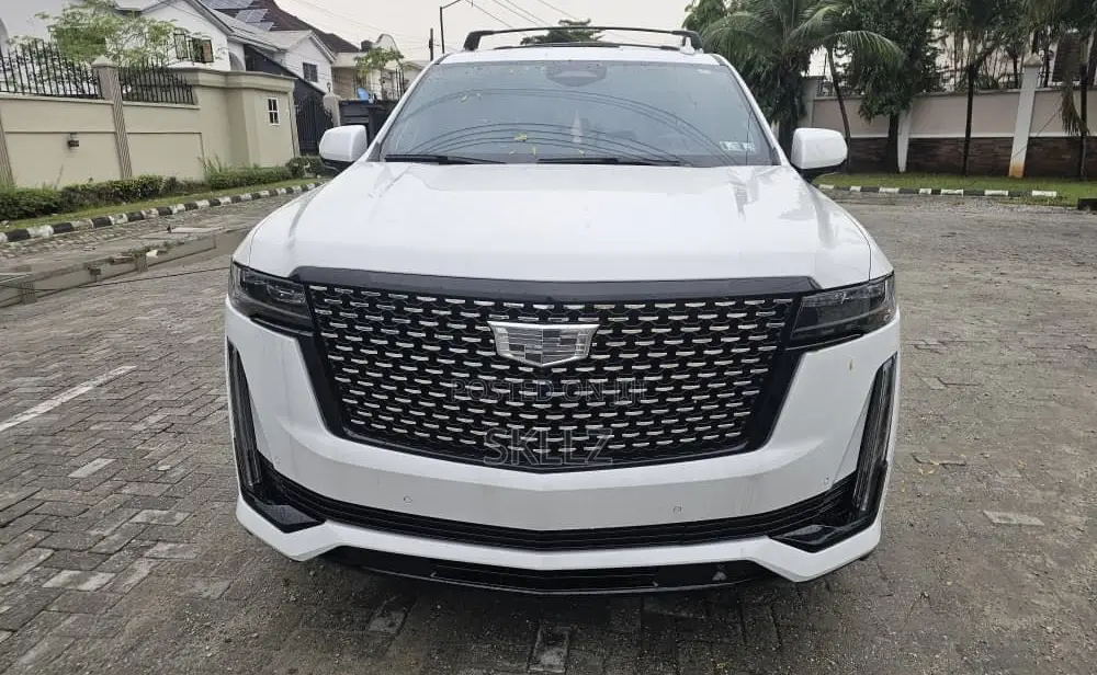 Cadillac Escalade Premium Luxury 2024 White