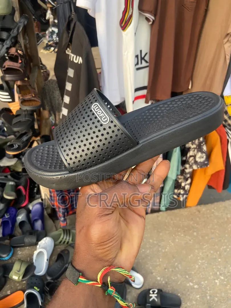 Luofu Slippers-Soft Loufu Rubber Slides Clearance Sale in Lekki Ajah