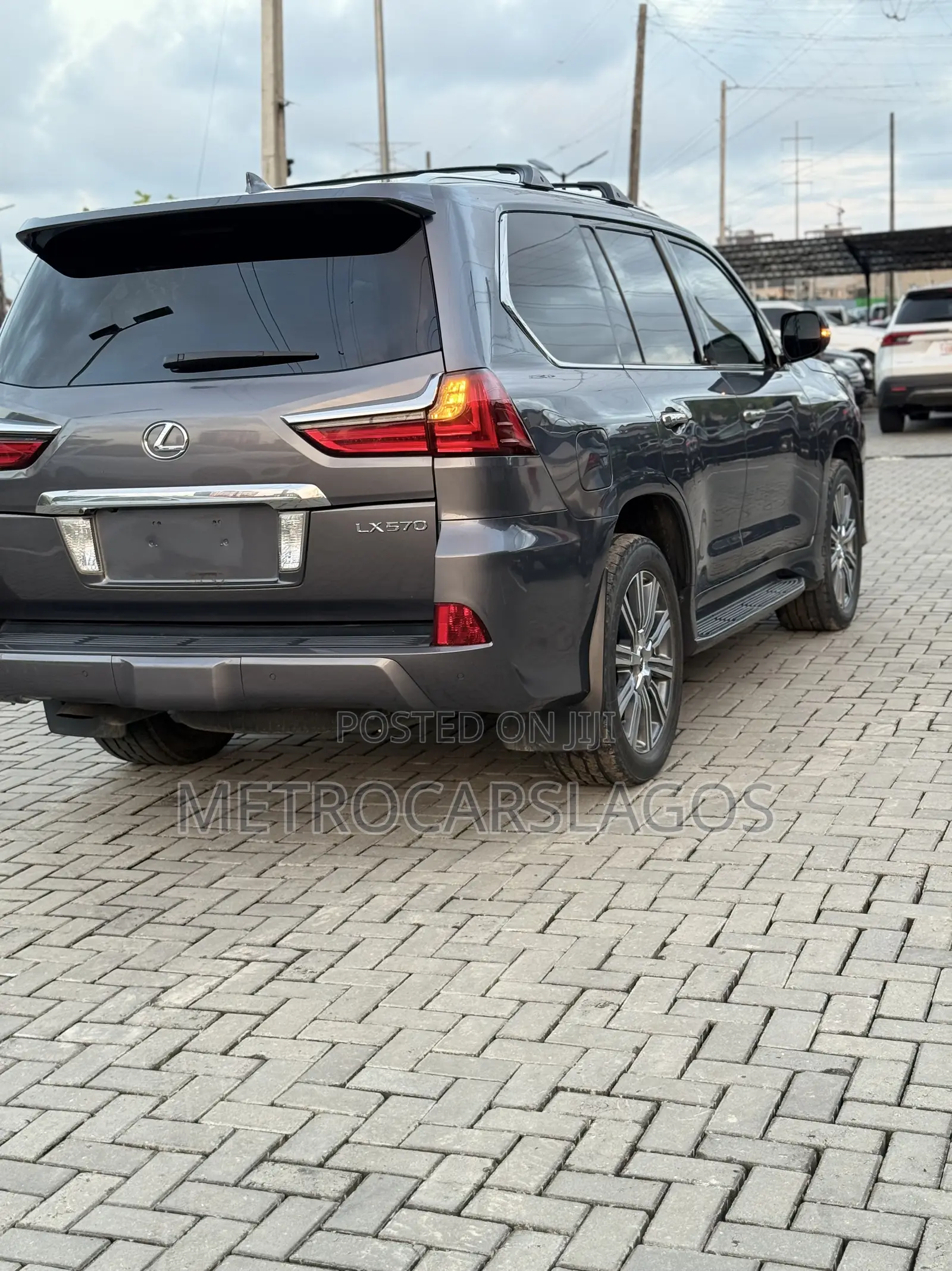 Lexus LX 570 AWD 2017 Gray