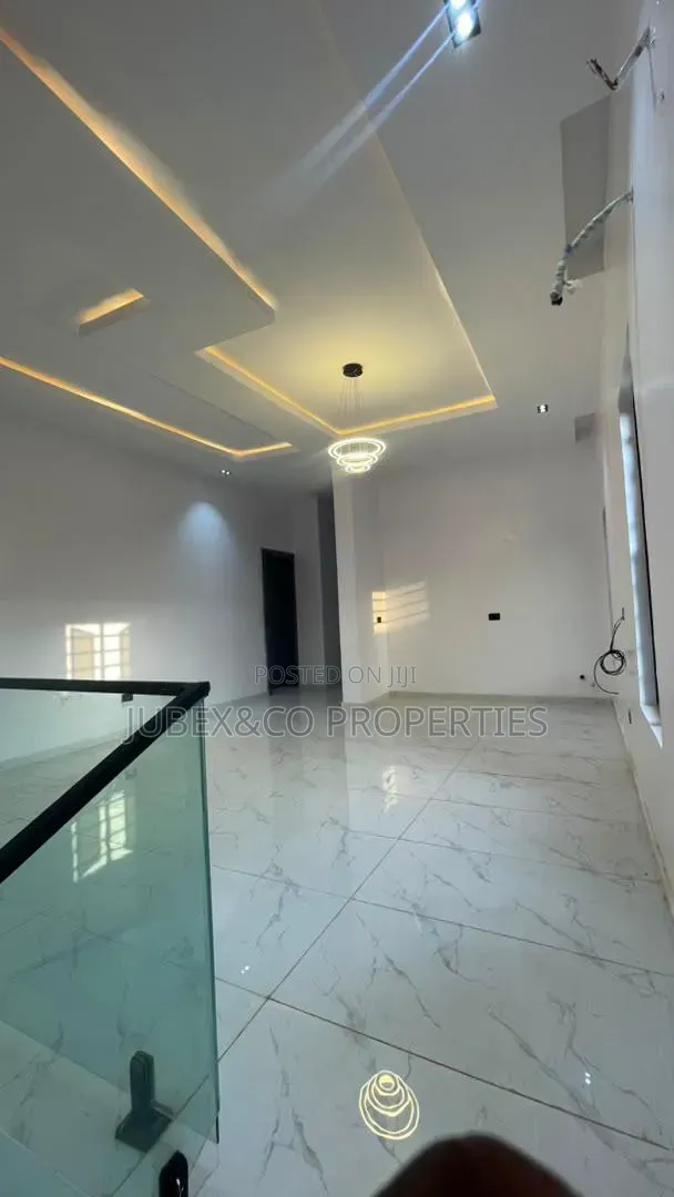 4bdrm Duplex in Oke Ibadan Estate for sale