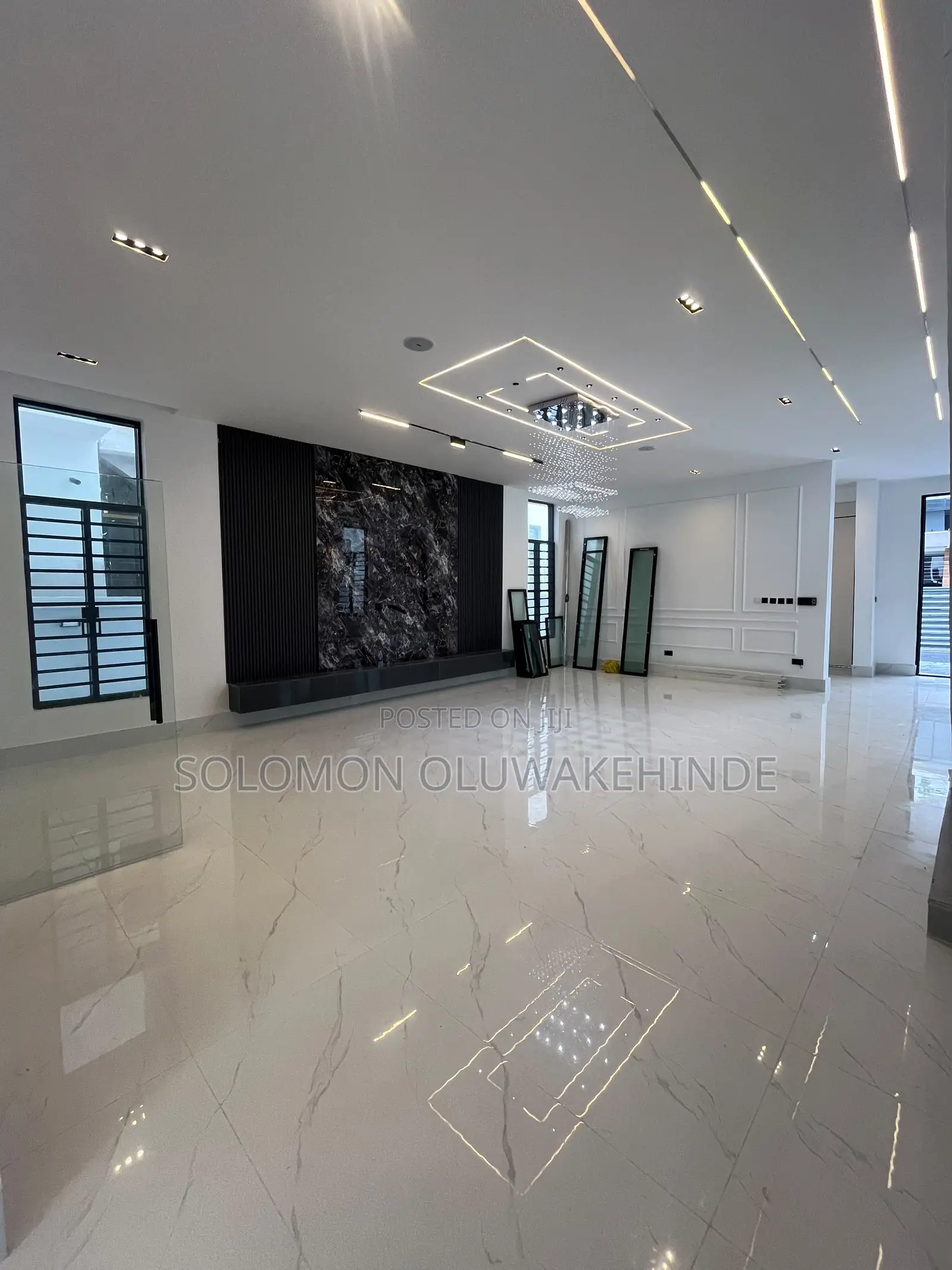 5bdrm Duplex in Chevron for sale