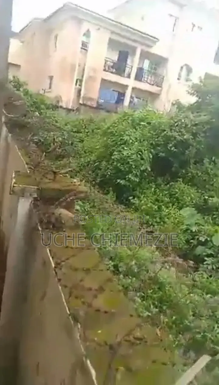Land at New Haven, by Psychiatric Hospital, Enugu