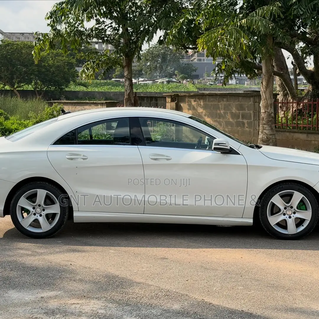 Mercedes-Benz GLA 250 2015 White