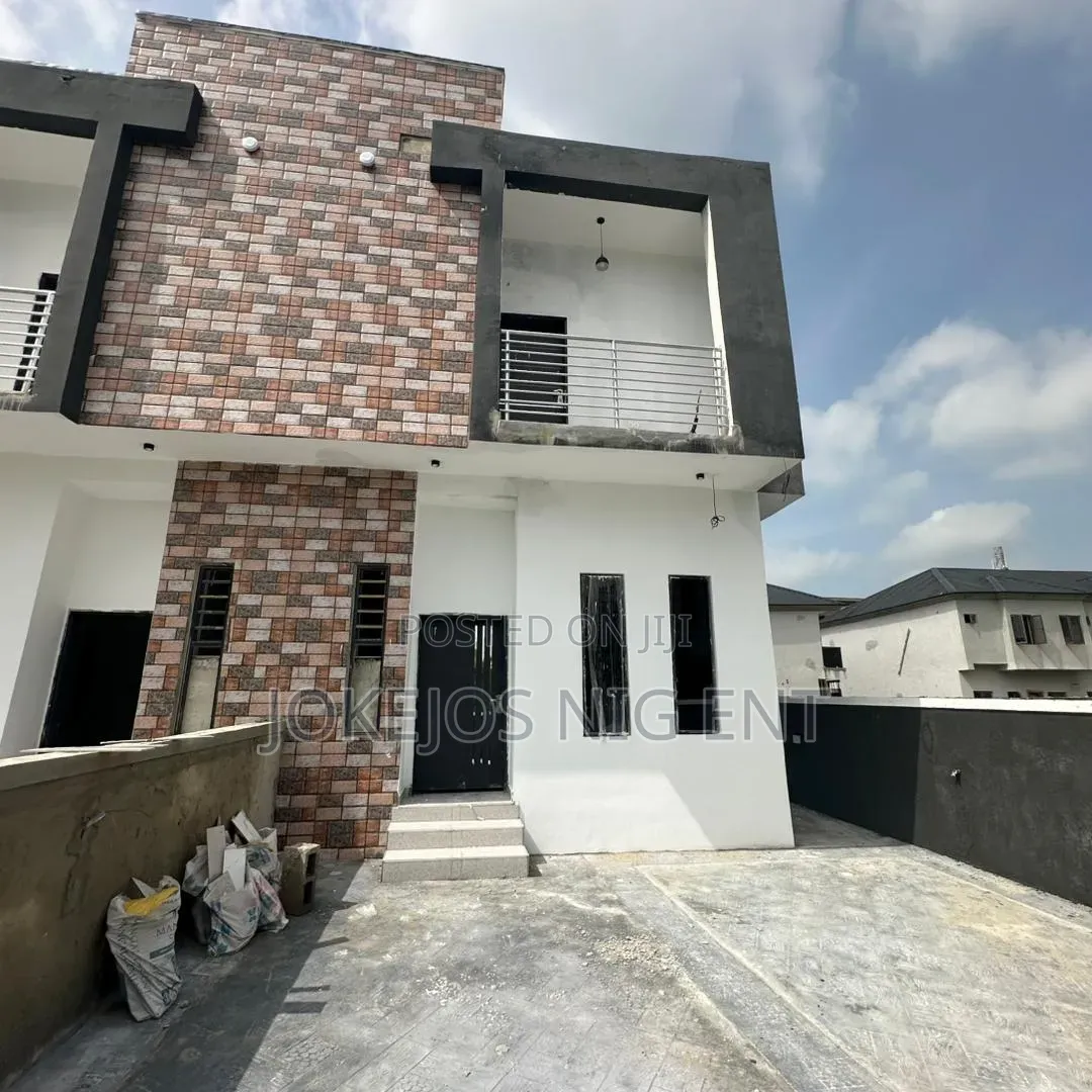 4bdrm Duplex in Lbs Lagos Business, Off Lekki-Epe Expressway for sale