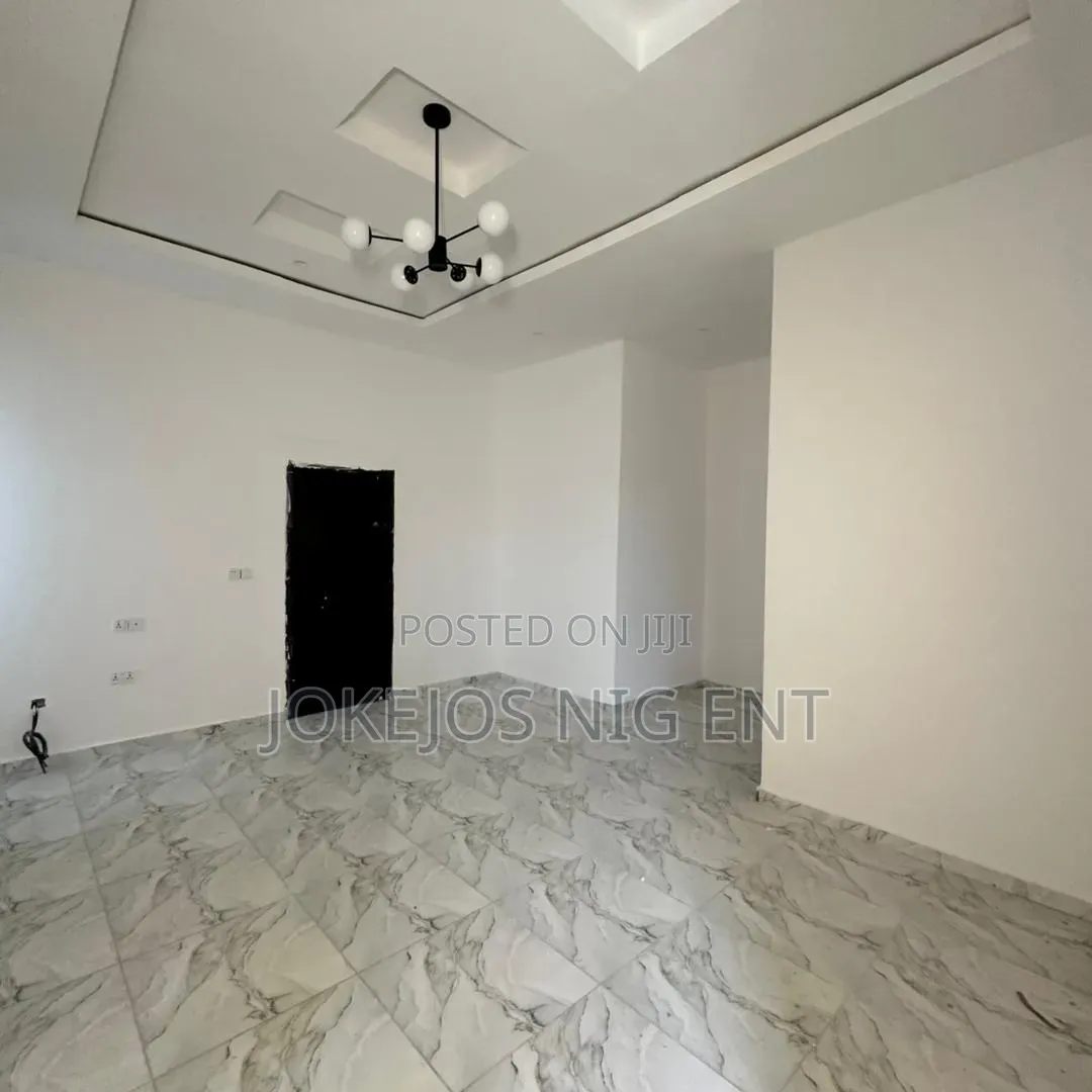 4bdrm Duplex in Lbs Lagos Business, Off Lekki-Epe Expressway for sale