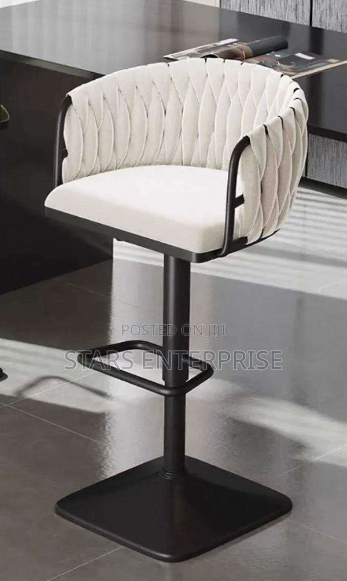 Bar Chair / Modern Bar Stool