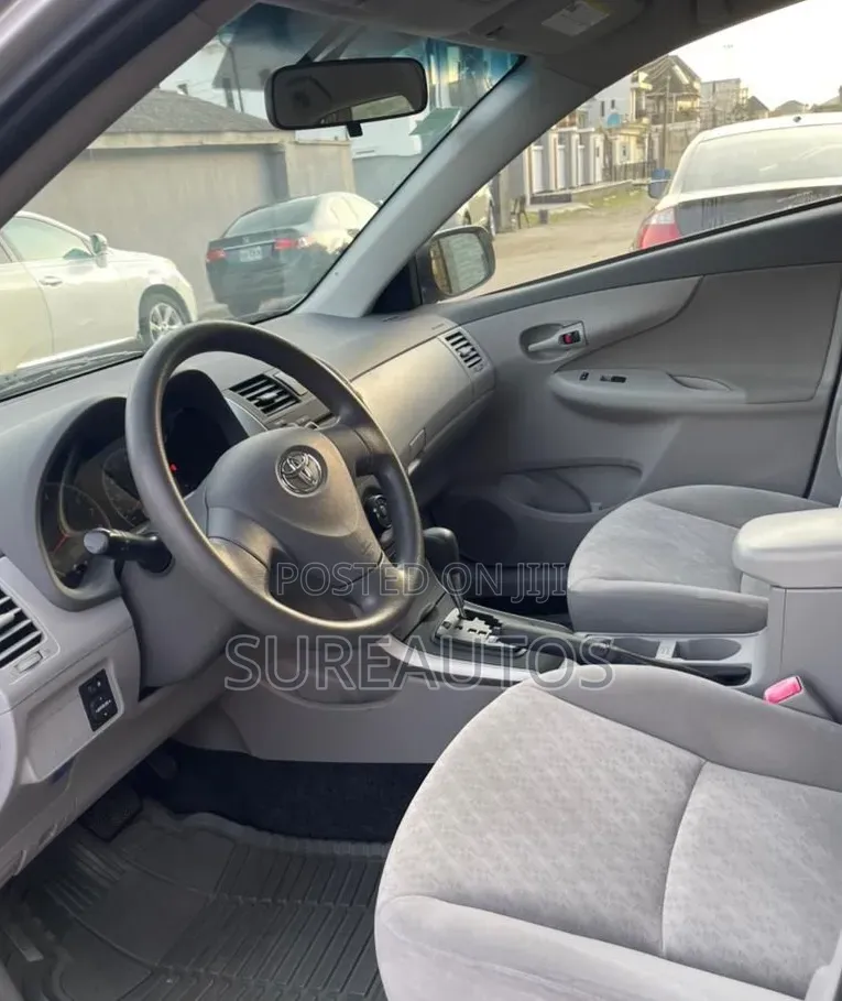 Toyota Corolla 2009 Silver