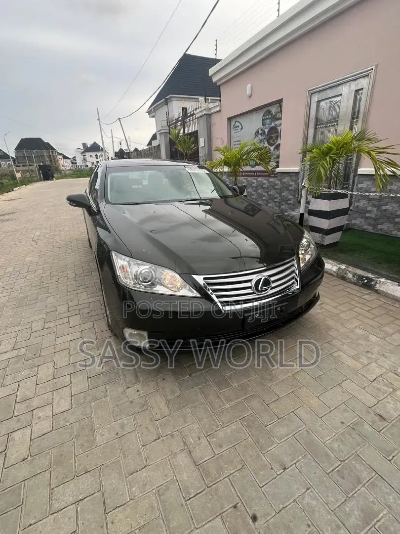 Lexus ES 2012 Green