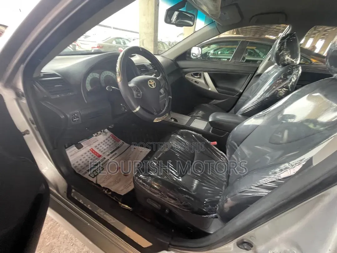 Toyota Camry SE V6 4dr Sedan (3.5L 6cyl 6AM) 2010 Silver