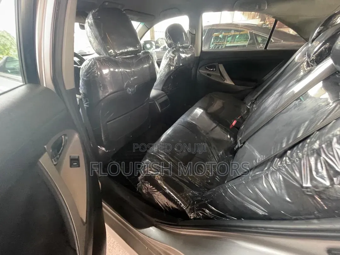 Toyota Camry SE V6 4dr Sedan (3.5L 6cyl 6AM) 2010 Silver