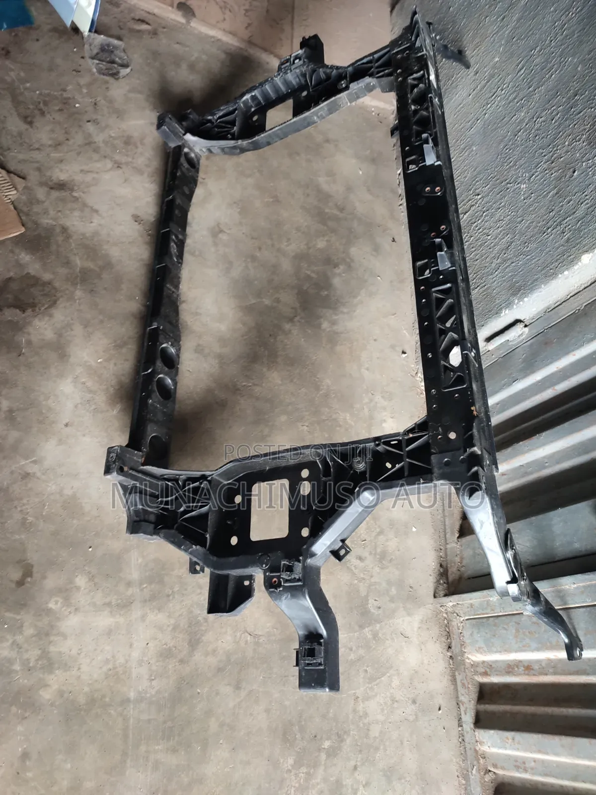 Front Radiator Support Cut Hyundai Santa Fe 2023 Model