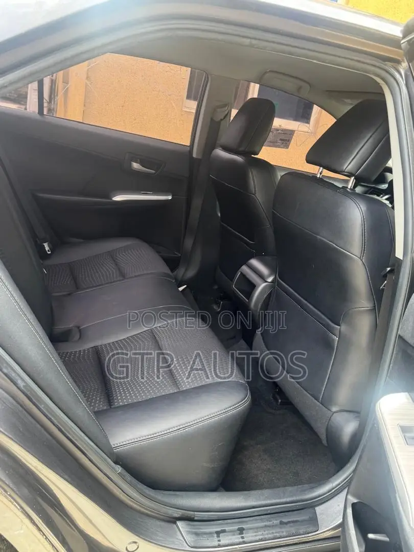 Toyota Camry SE 4dr Sedan (2.5L 4cyl 6A) 2014 Gray