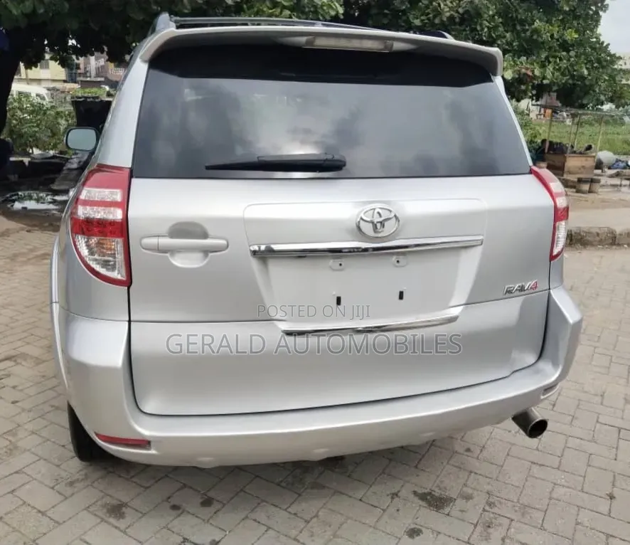 Toyota RAV4 2012 Silver