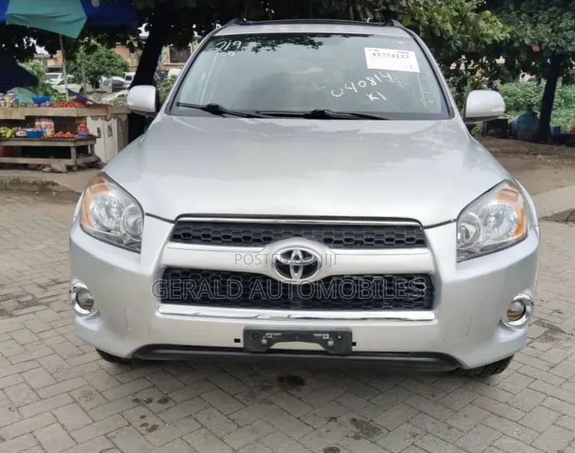 Toyota RAV4 2012 Silver
