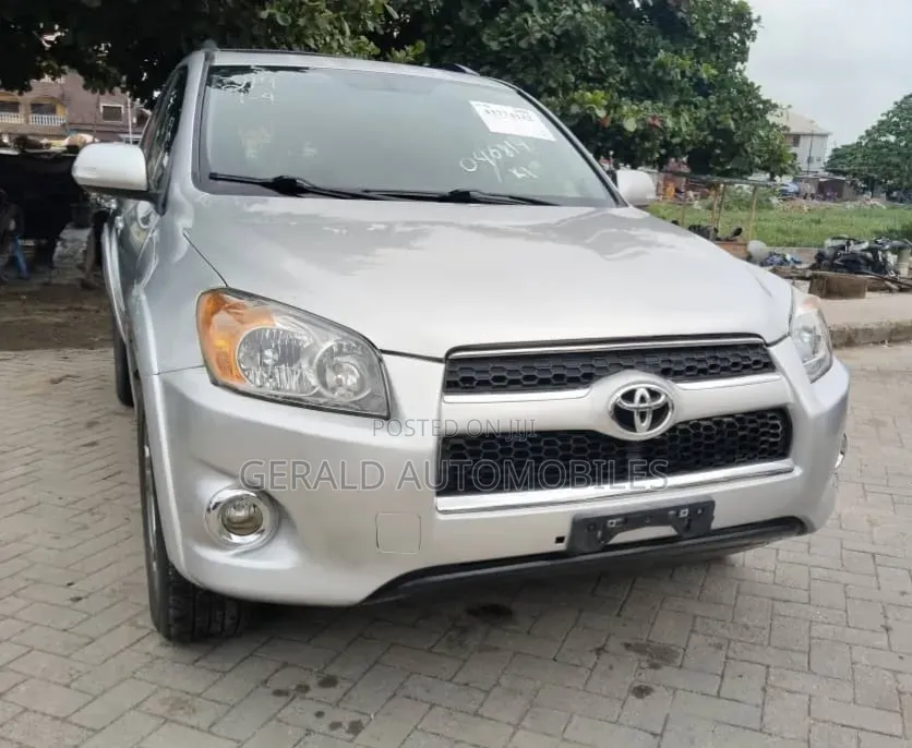 Toyota RAV4 2012 Silver