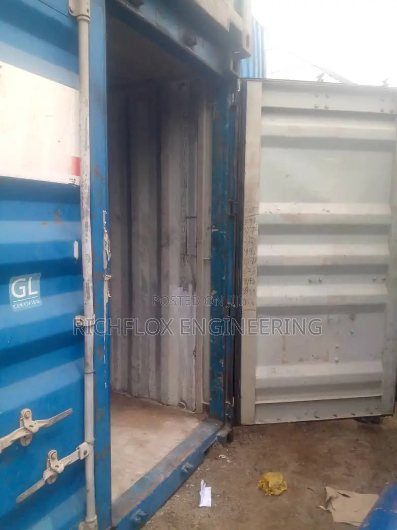 Containers 20ft/40ft Etc