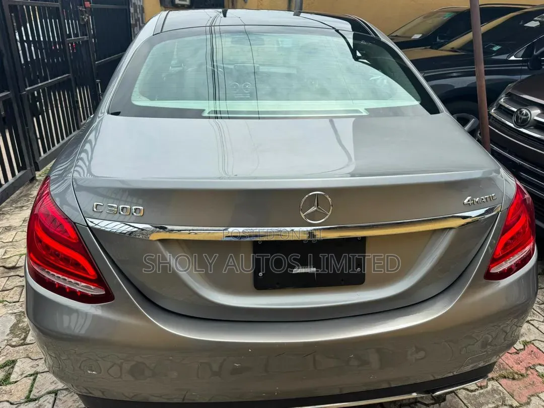 Mercedes-Benz C300 2015 Gray