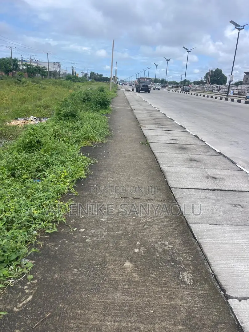 Commercial Land Measuring 1,151 SQM at Awoyaya Facing the Express