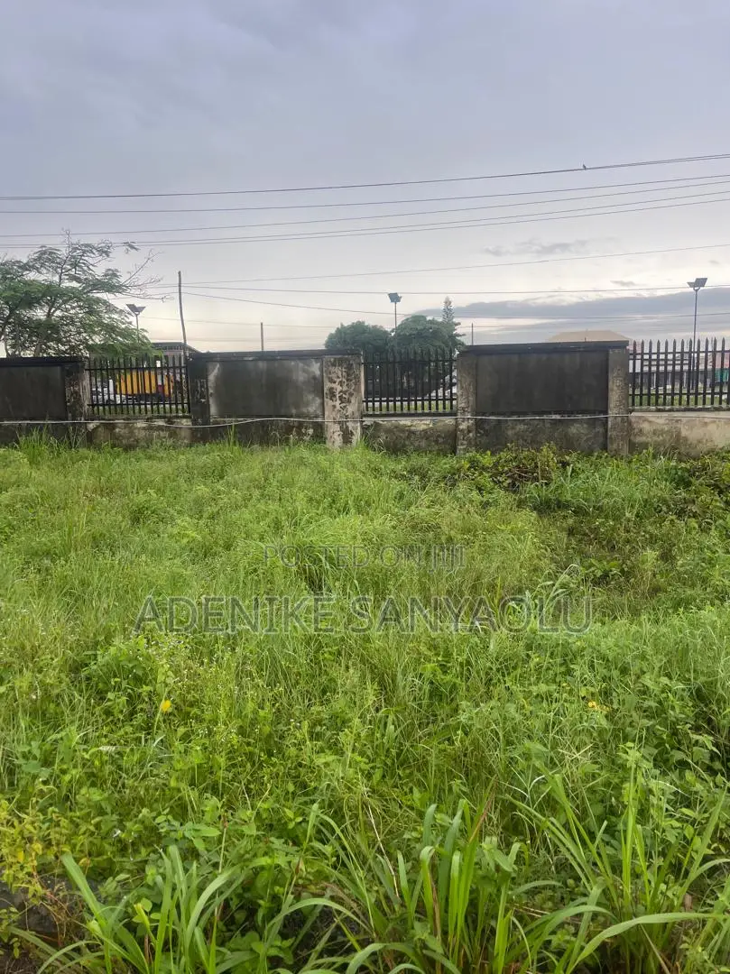 Commercial Land Measuring 1,151 SQM at Awoyaya Facing the Express