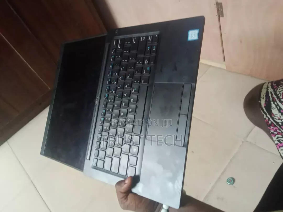 Laptop Dell Latitude 7390 8GB Intel Core i5 SSD 256GB