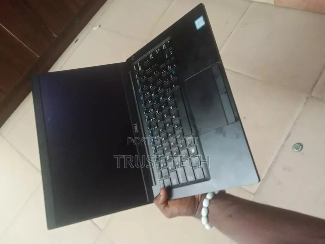 Laptop Dell Latitude 7390 8GB Intel Core i5 SSD 256GB