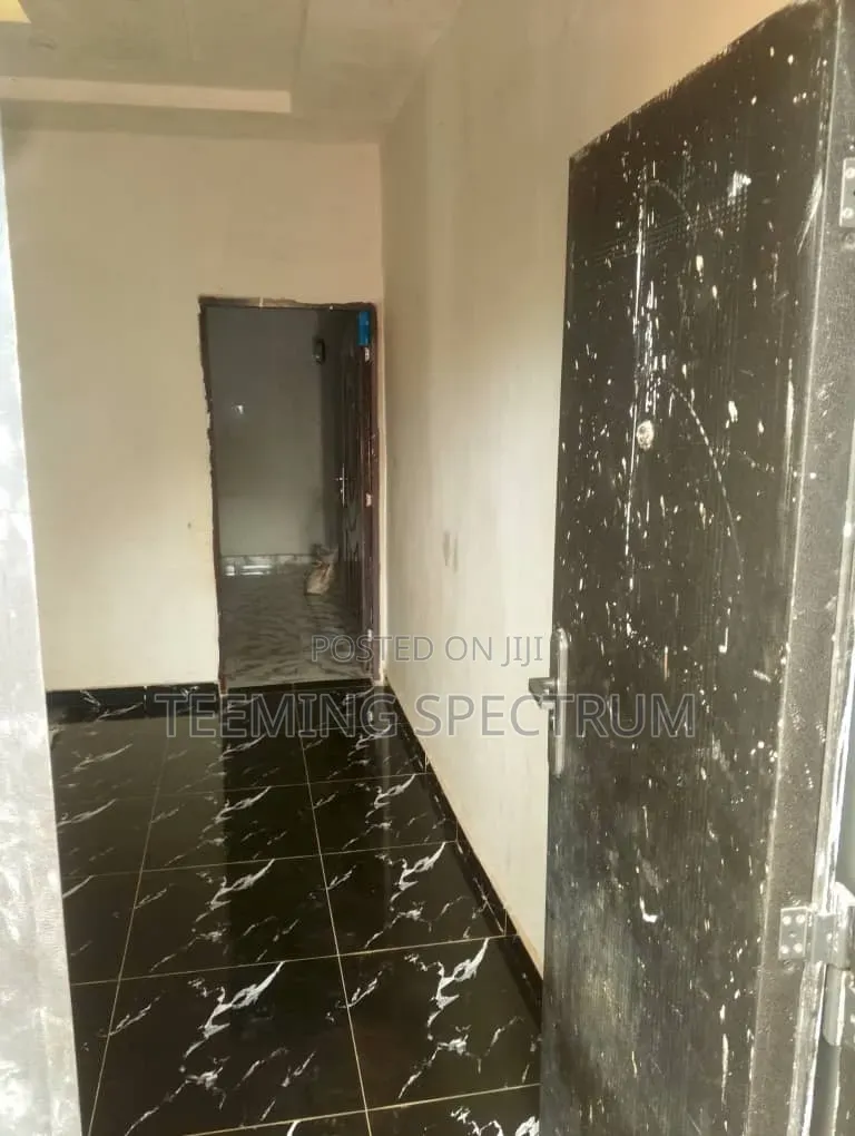 1bdrm Apartment in Benin City for rent