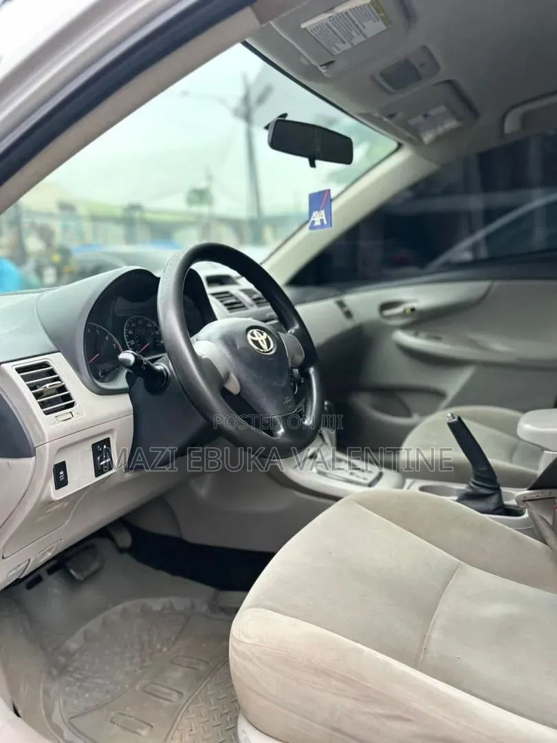 Toyota Corolla 2012 Silver