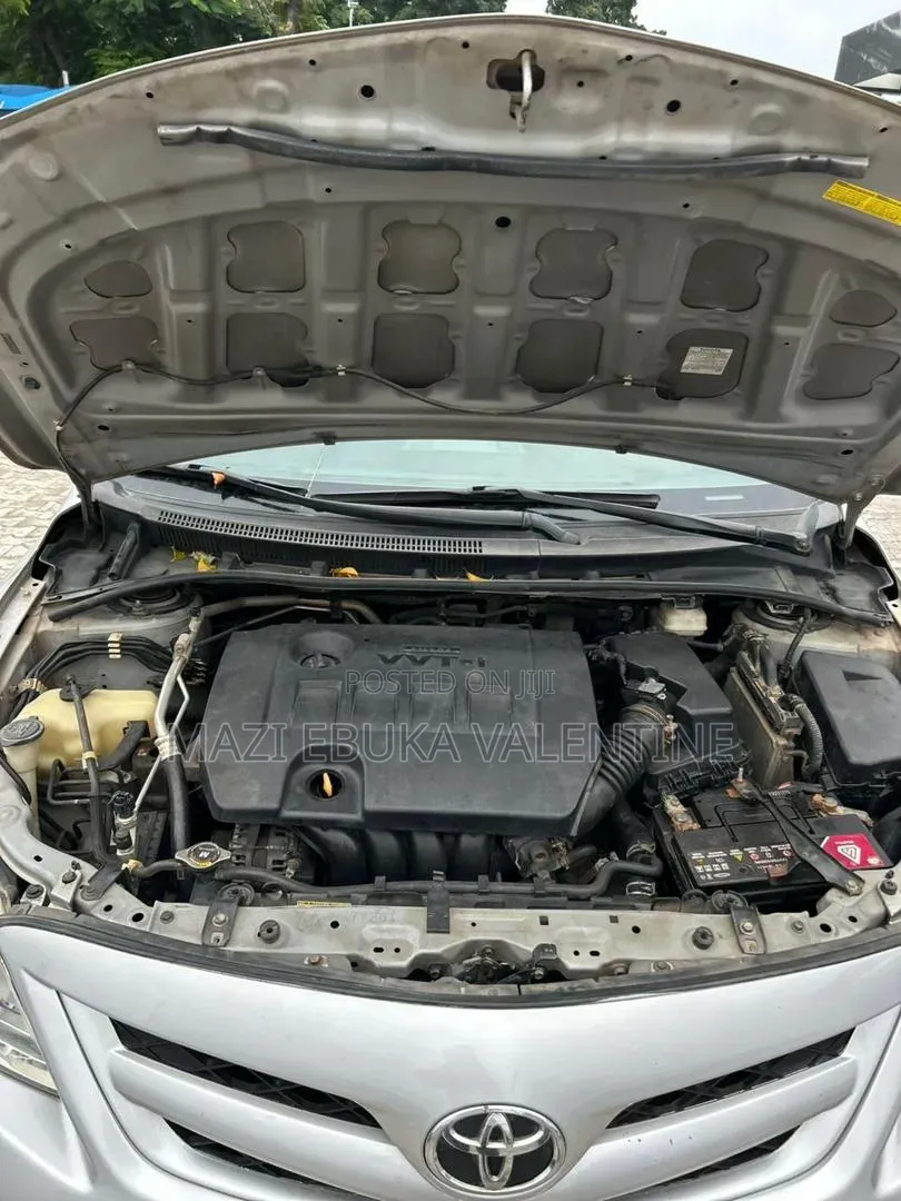 Toyota Corolla 2012 Silver