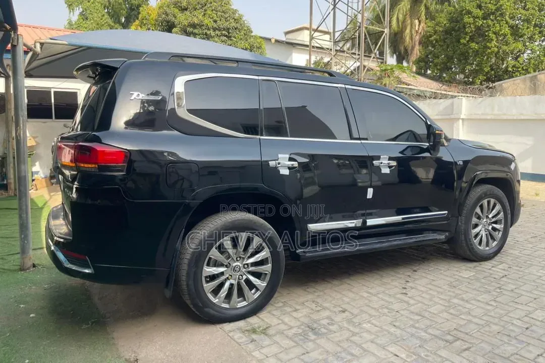 Toyota Land Cruiser 2012 Black