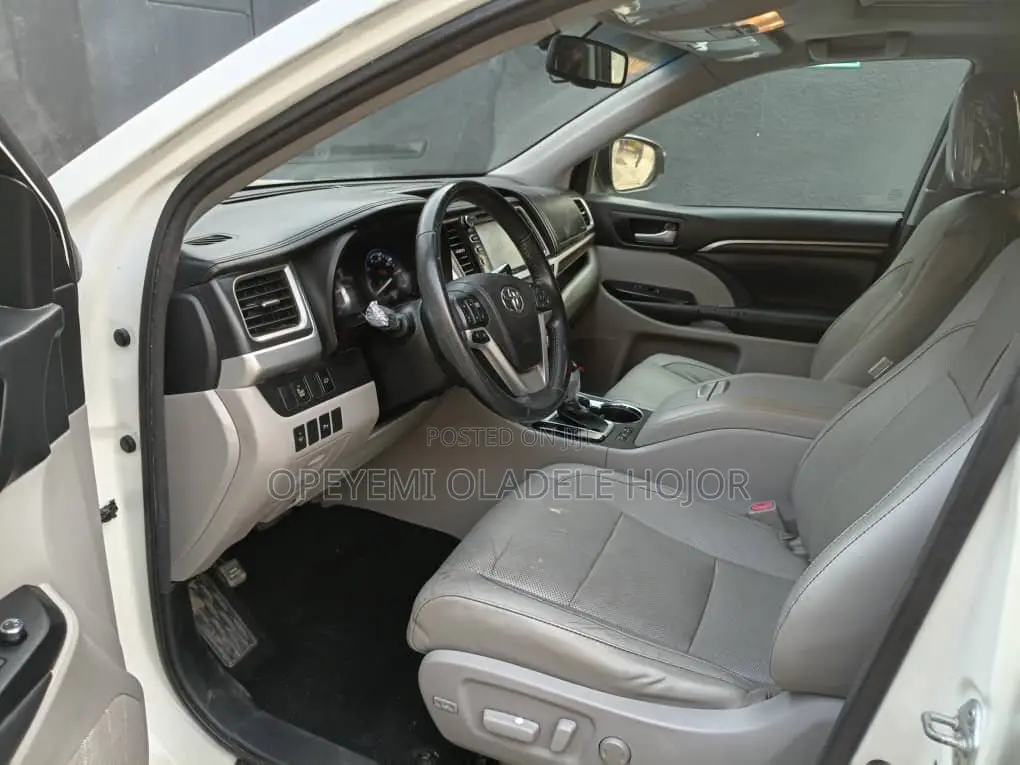 Toyota Highlander Limited 4dr SUV AWD (3.5L 6cyl 6A) 2015 White