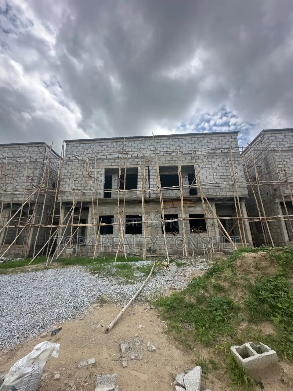 3bdrm Duplex in Crescent Garden, Kuje for sale