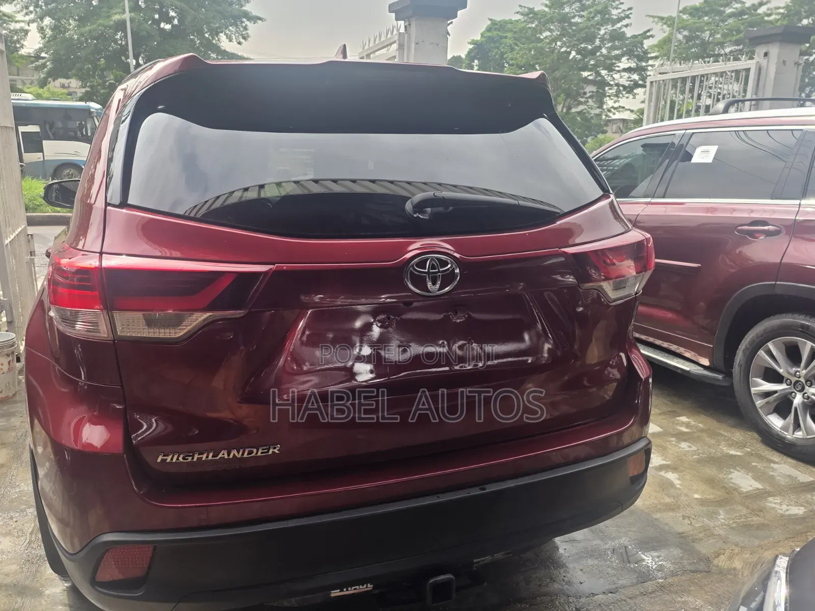 Toyota Highlander SE 2019 Burgundy