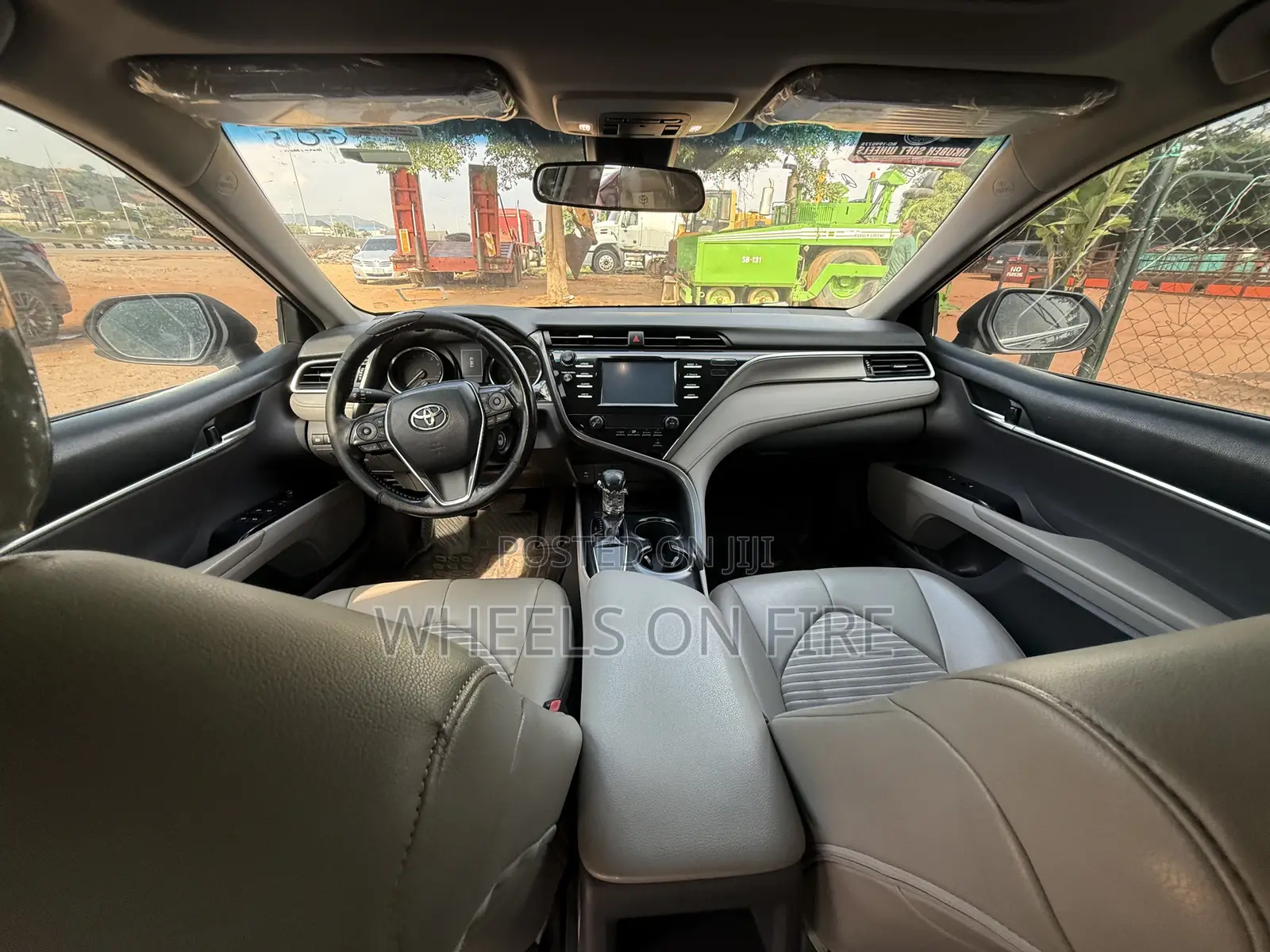 Toyota Camry SE FWD (2.5L 4cyl 8AM) 2018 Black