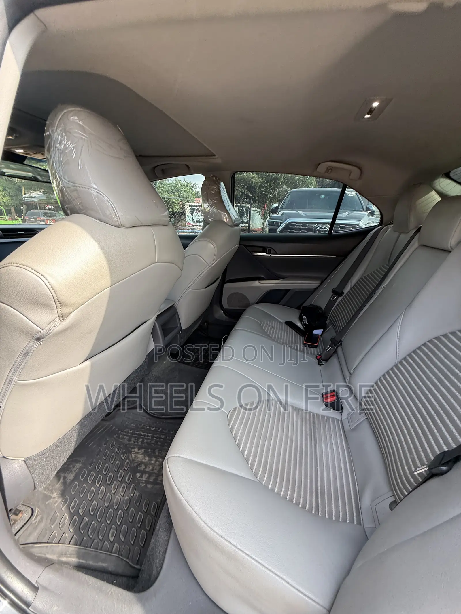 Toyota Camry SE FWD (2.5L 4cyl 8AM) 2018 Black