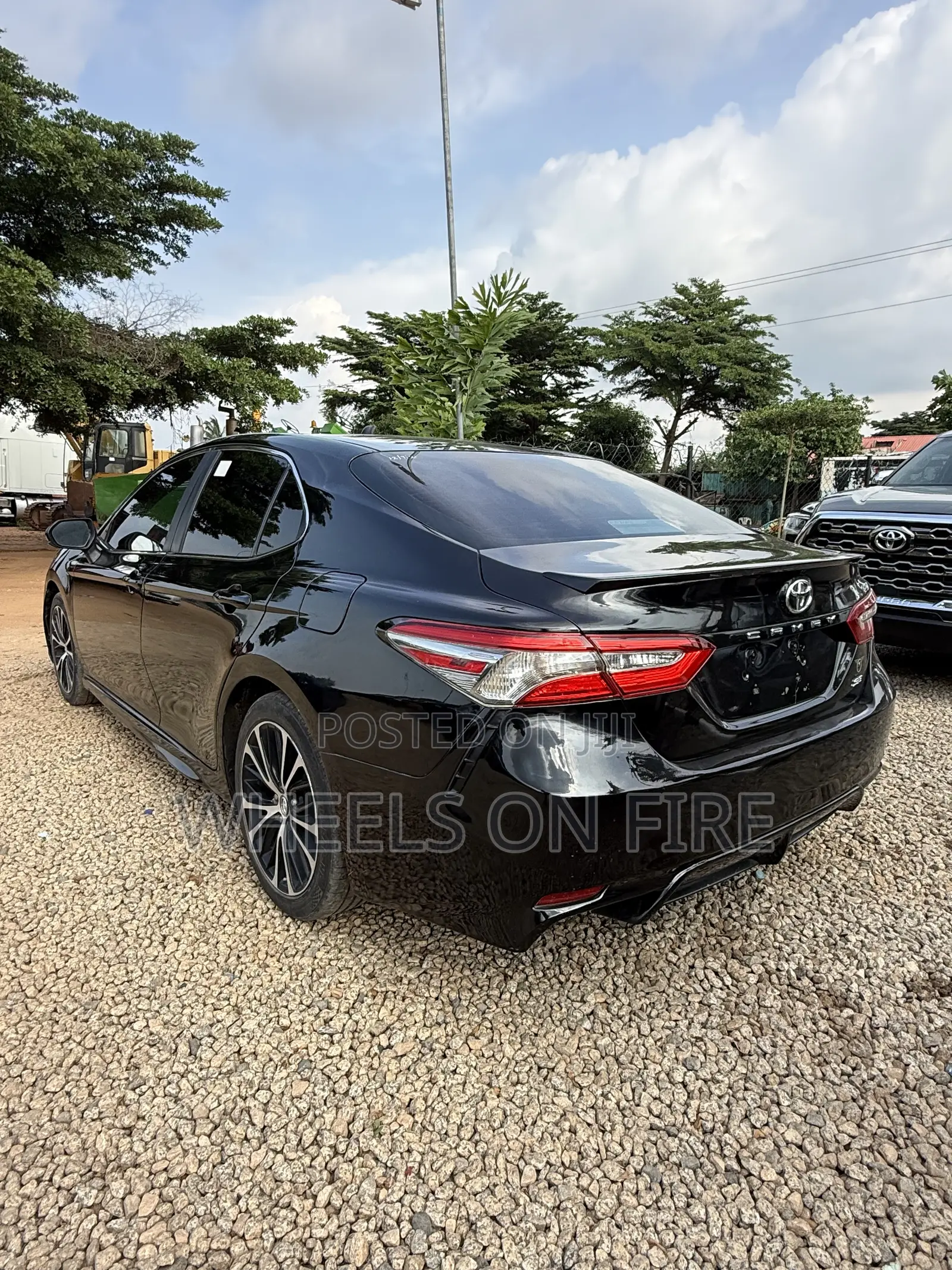 Toyota Camry SE FWD (2.5L 4cyl 8AM) 2018 Black