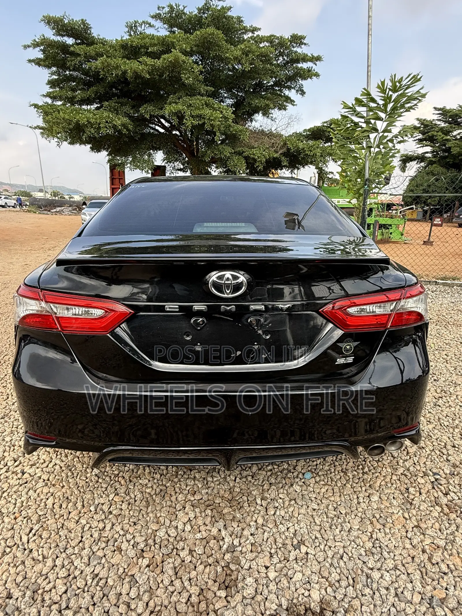 Toyota Camry SE FWD (2.5L 4cyl 8AM) 2018 Black