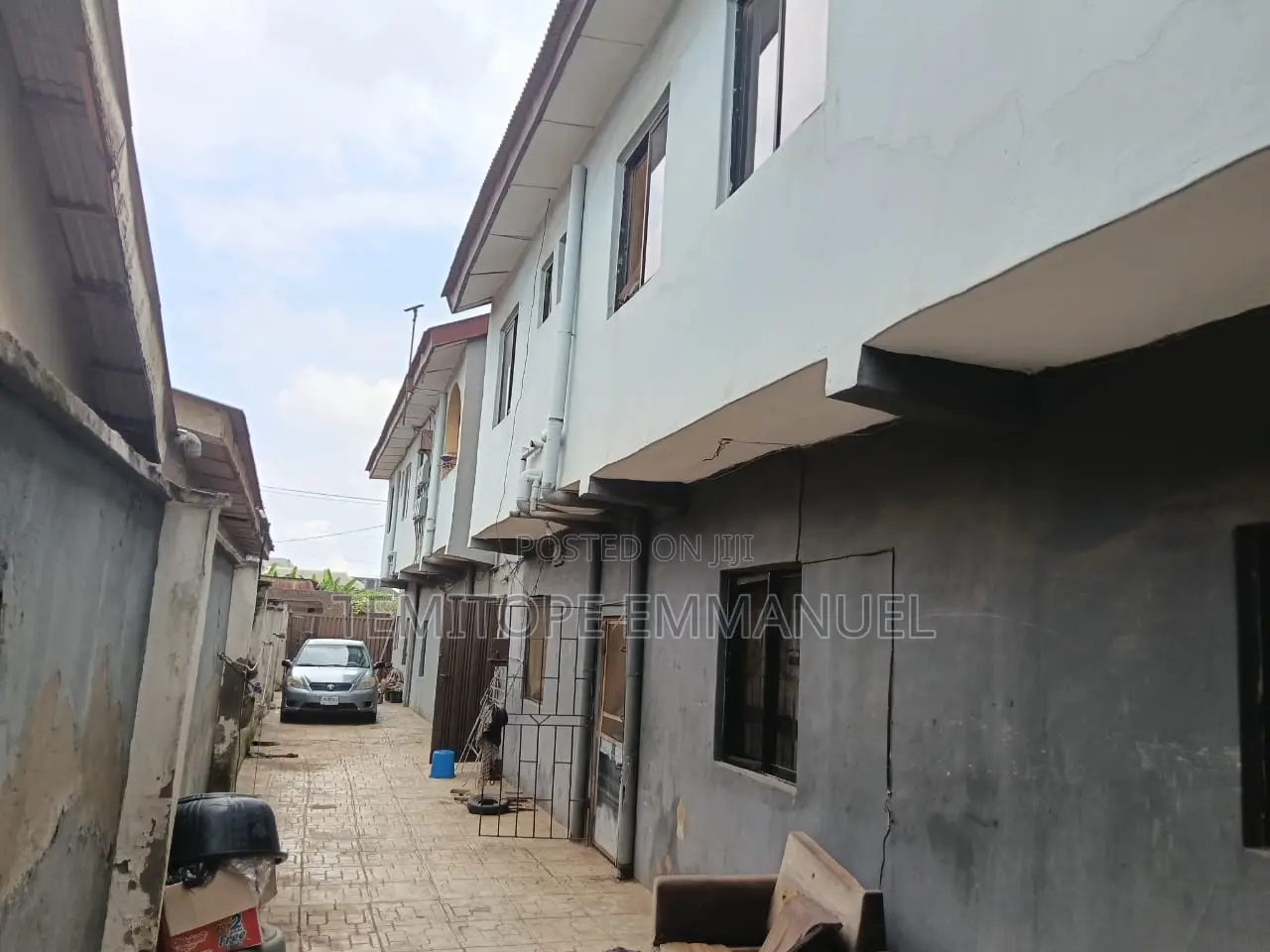 15bdrm Block of Flats in Abule Egba for sale