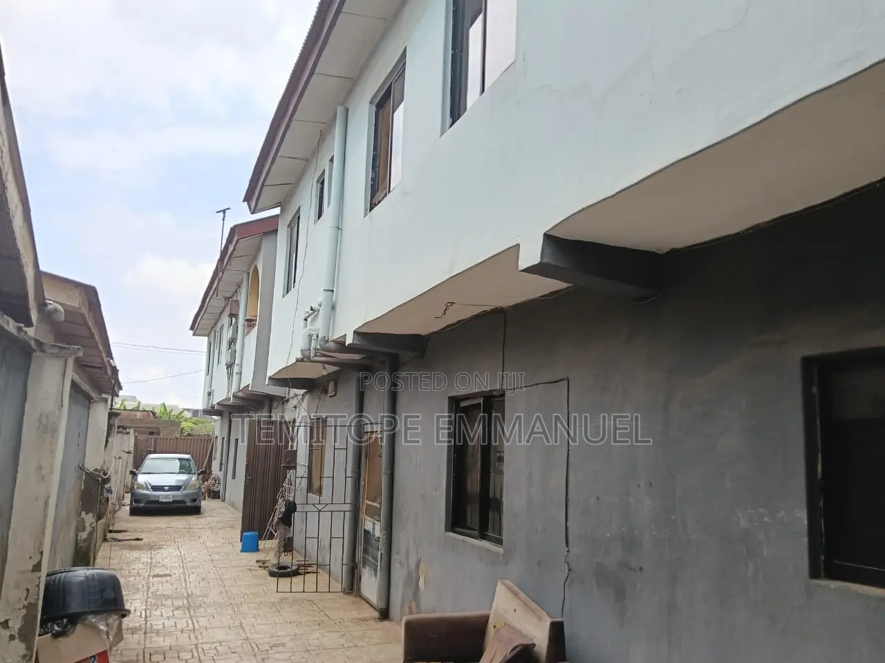 15bdrm Block of Flats in Abule Egba for sale