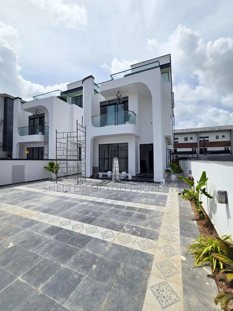 5bdrm Duplex in Ikate for sale