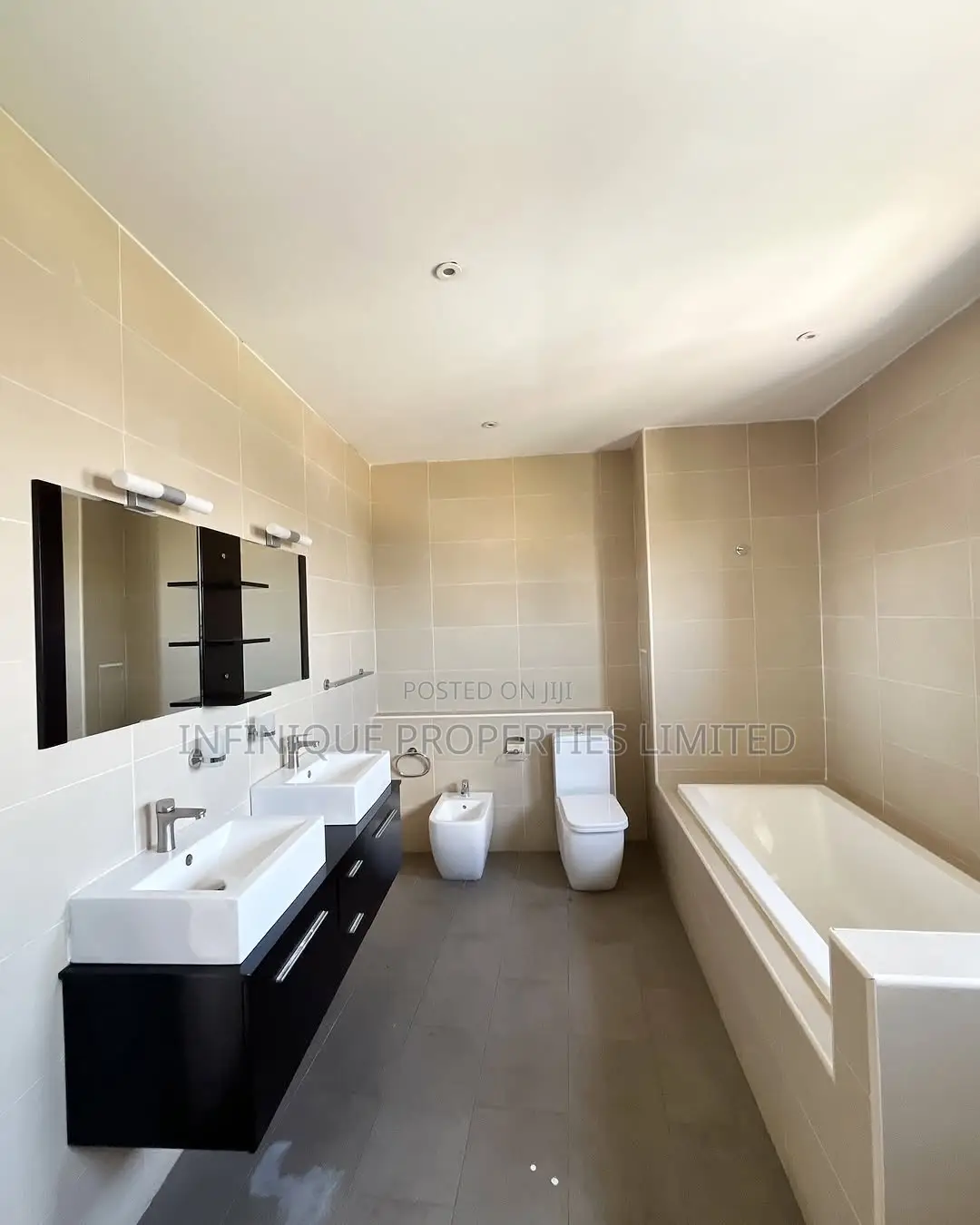 4bdrm Penthouse in Victoria Island for rent
