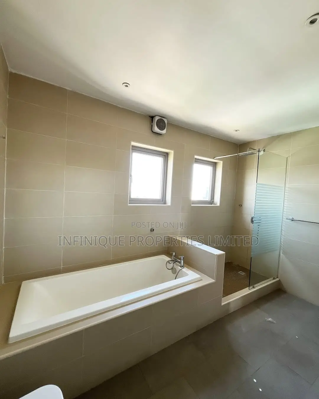 4bdrm Penthouse in Victoria Island for rent